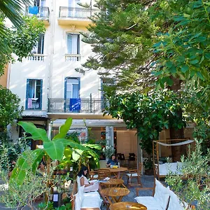 Albergue Hi Les Camelias, Nice